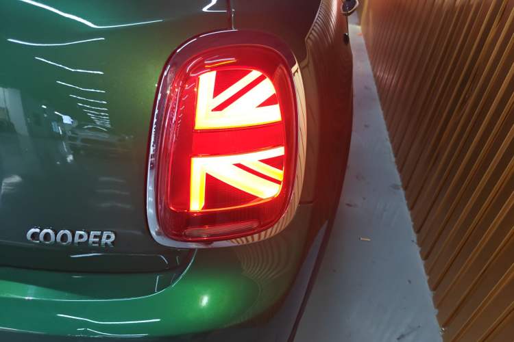 Used  MINI 2022 Updated 1.5T COOPER Classic Edition Five-Door Version
