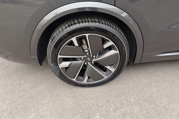 Used Li Auto L8 2025 Max Smart Refresh Edition