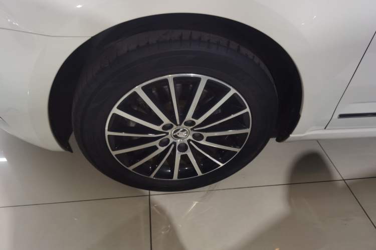 Used Skoda Octavia 2019 1.5L Automatic Smart Drive Luxury Edition China VI Standard
