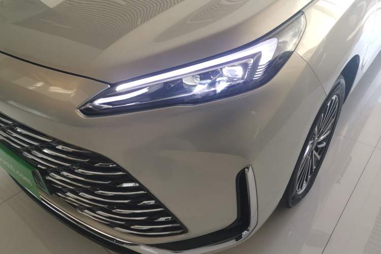 Used Buick GL8 New Energy 2025 Lushang First-Drive Edition 7-Seater