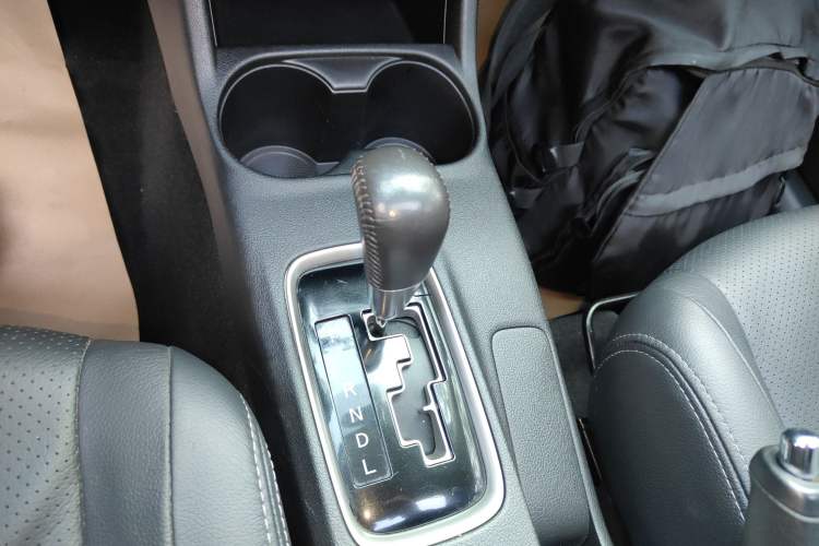 Used Mitsubishi Outlander 2016 2.4L 4x4 Luxury Edition 7-Seater