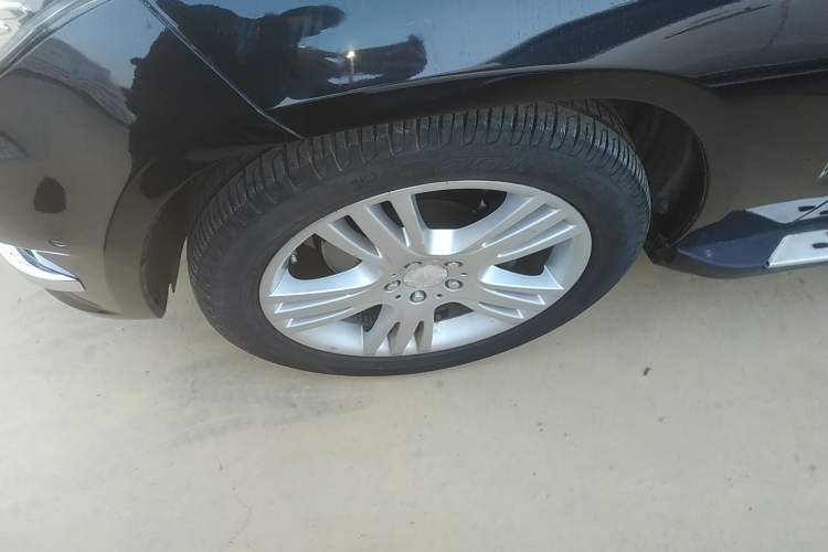 Used Mercedes-Benz GLK-Class 2013 GLK 300 4MATIC Dynamic Sunroof Model
