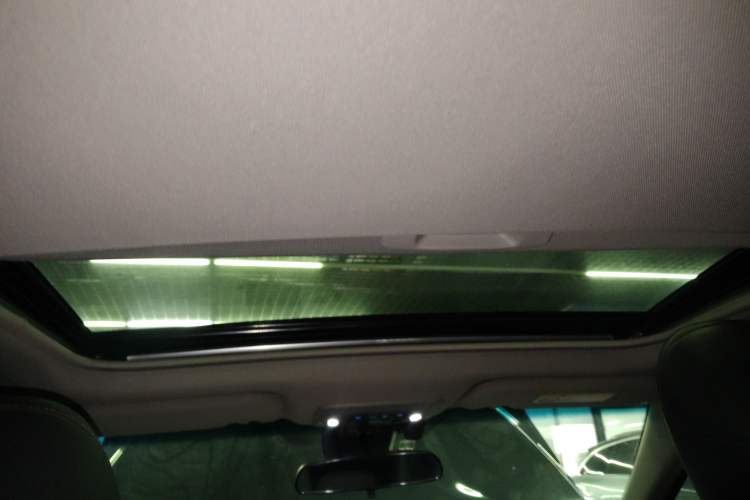 Used Toyota Camry 2023 2.0G Luxury Edition
