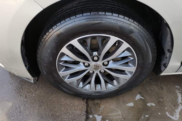 Used Buick GL8 2017 ES 28T Luxury Model China V Standard