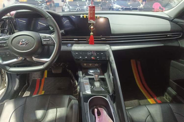 Used Hyundai Elantra 2022 1.5L CVT LUX Prestige Edition
