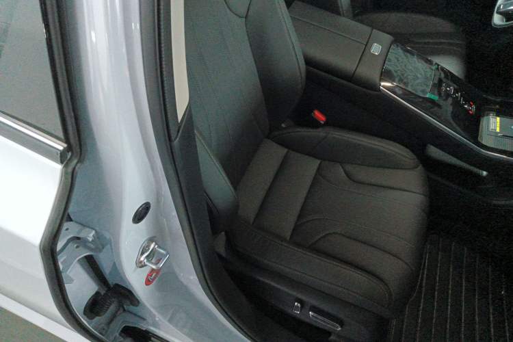 Used Honda P7 2025 Rear-Drive Long-Range Pro