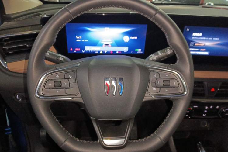 Used Buick Encore PLUS 2023 Smart Fun Edition
