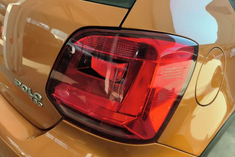 Used Volkswagen Polo 2016 1.6L Cross Polo Automatic
