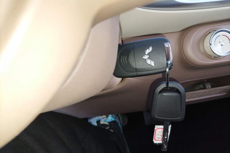 Used Wuling Hongguang MINIEV 2025 Four-Door Version Advanced Edition
