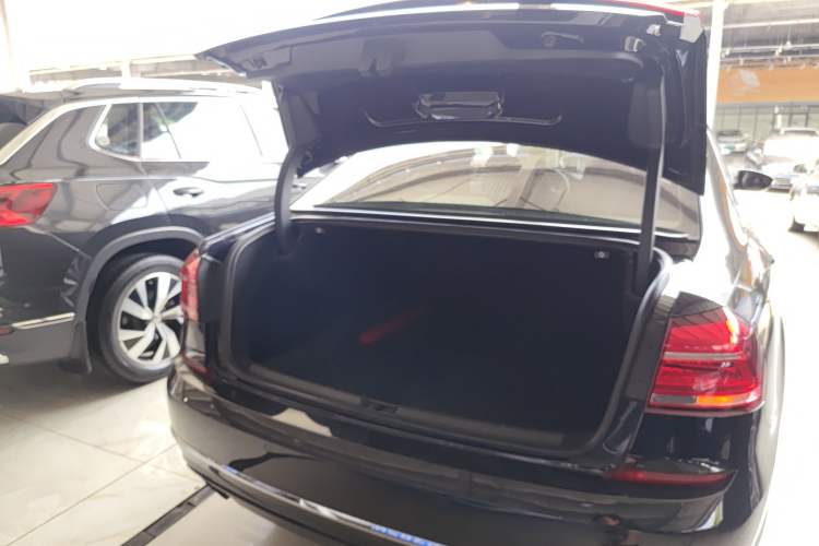 Used Volkswagen Passat 2017 280TSI DSG Luxury Edition
