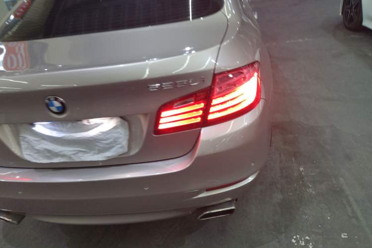 Used BMW 5 Series 2014 525Li Leading Model
