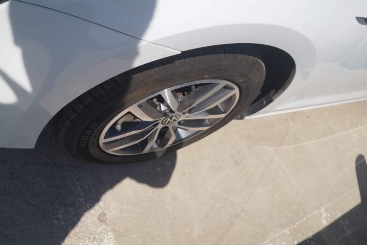 Used Volkswagen Golf 2016 230TSI Automatic Luxury Version
