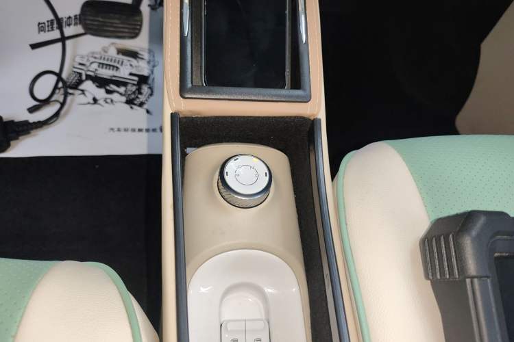 Used Wuling Hongguang MINIEV 2024 3rd Generation 215km Advanced Version
