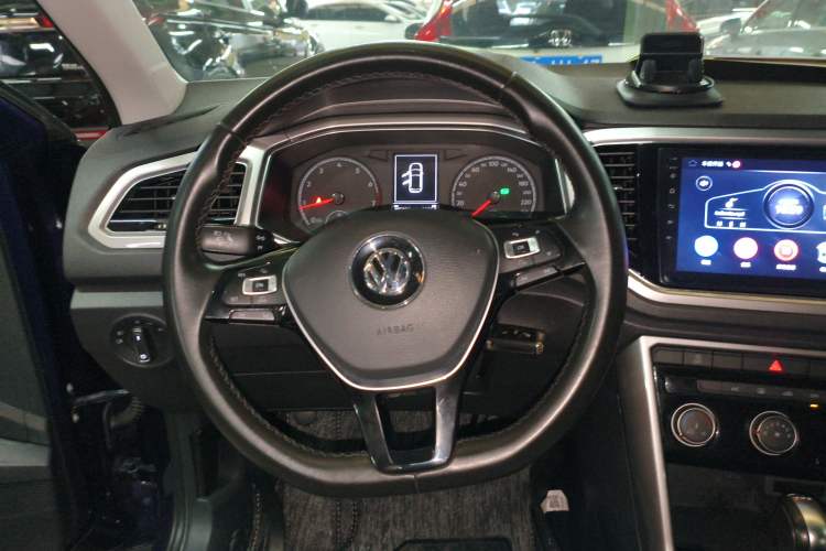 Used Volkswagen T-ROC 2018 230TSI DSG Two-Wheel Drive Advanced Version China V Standard
