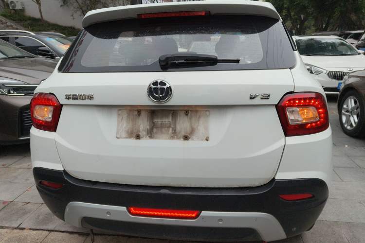 Used Brilliance V3 2015 1.5L Manual Elite Model
