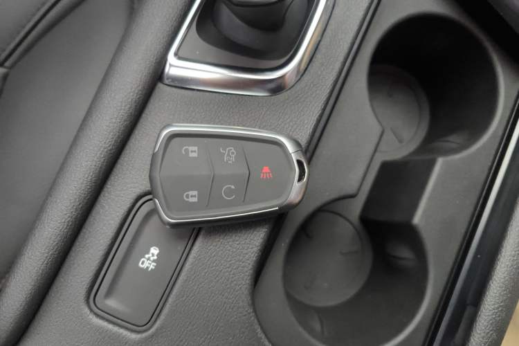 Used Cadillac XT5 2018 25T Tech Model
