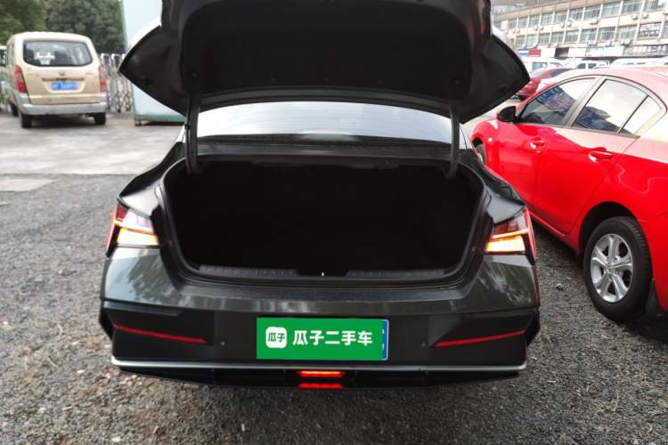 Used Hyundai Elantra 2023 1.5L CVT LUX Prestige Edition
