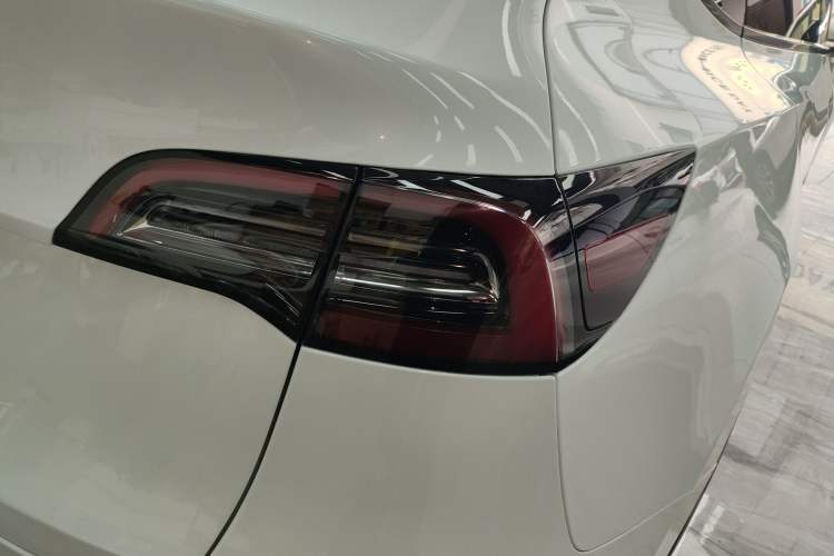 Used Tesla Model Y 2021 Standard Range Rear-Wheel Drive Version
