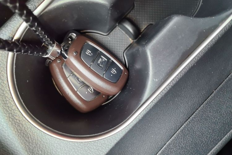 Used Hyundai Elantra 2016 1.6L Automatic ZhiXuan – Elite Version
