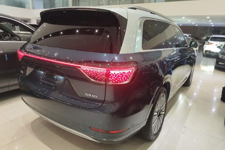 Used Hima AITO M9 2024 Range-Extended Ultra Version 52 kWh 5-Seater Model
