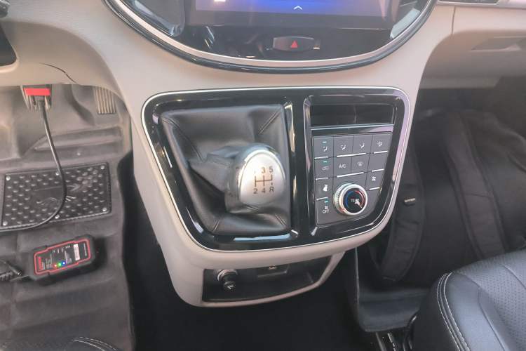 Used  M4 2016 2.0L manual Comfort trim level
