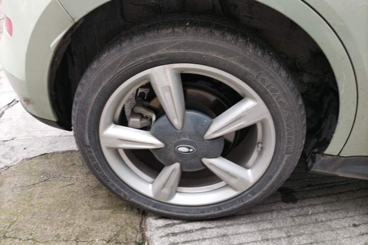 Used ORA Good Cat 2023 401 km Standard Range Luxury Version Lithium Iron Phosphate
