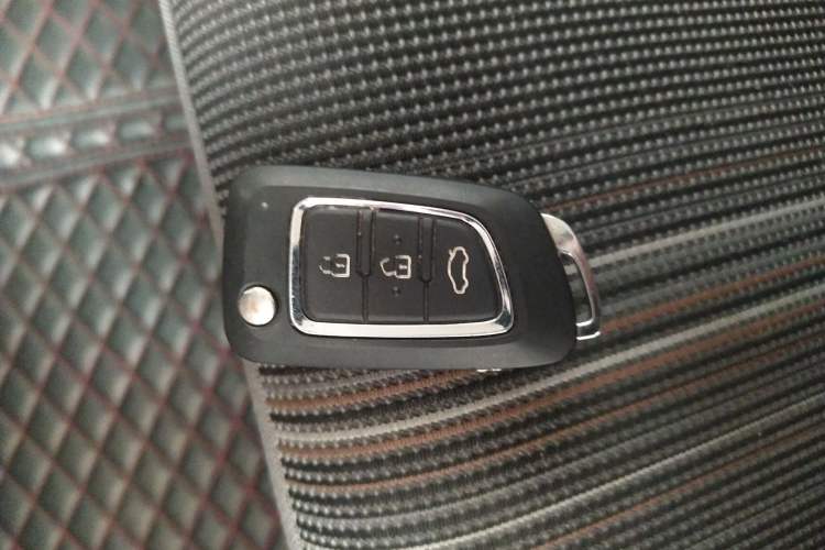 Used Dongfeng Aeolus AX3 2016 1.5L Manual Shangkue Model
