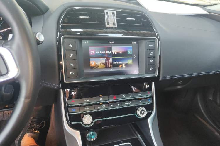 Used Jaguar XE 2018 2.0T 250 PS Two-Wheel-Drive R-Sport Sport Edition
