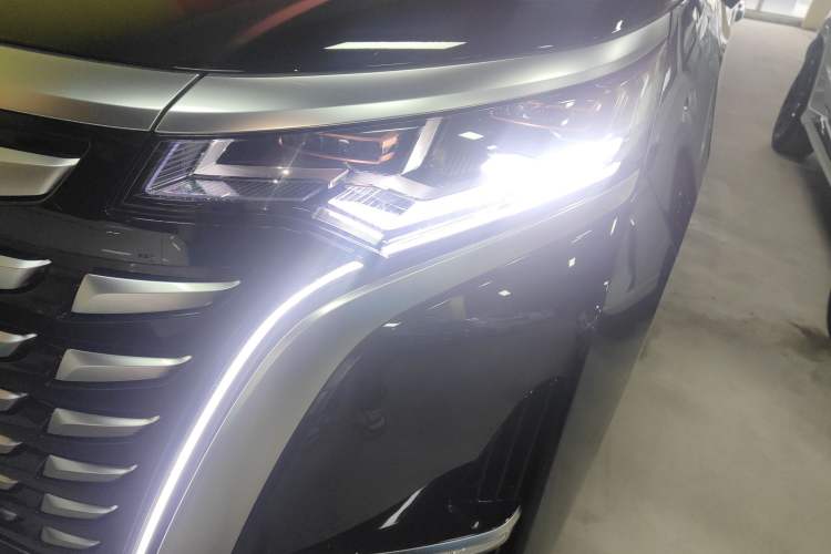 Used Denza D9 2024 DM-i 980 Four-Wheel Drive Flagship Model