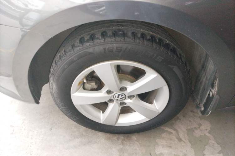 Used Volkswagen Lavida 2013 Revised Classic 1.6L Automatic Fashion Edition
