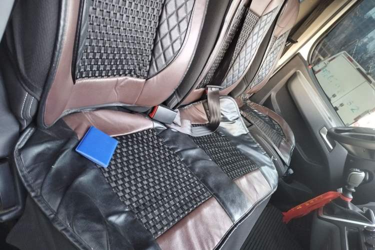 Used SAIC MAXUS Xintu V80 2023 2.0T Manual Classic Aoyuntong Power Version Short Wheelbase Ultra-Low Roof 5/6-Seater