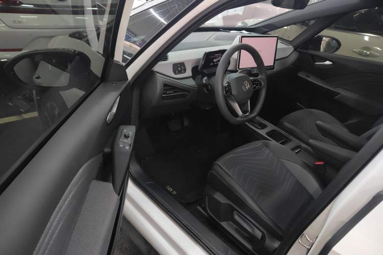 Used Volkswagen ID.3 2025 Smart Version Pure & Intelligent Enjoyment Edition