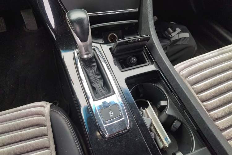 Used Honda Spirior 2015 2.0L Prestige Edition
