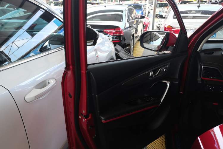 Used Changan CS55 2018 1.5T Automatic Colorful Edition China V Standard
