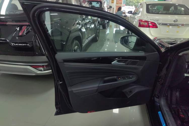 Used Volkswagen Passat 2025 Outstanding Model 330TSI Starry Elite Edition
