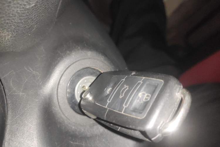 Used Kia K2 2015 Hatchback 1.4L AT GLS Cool Edition
