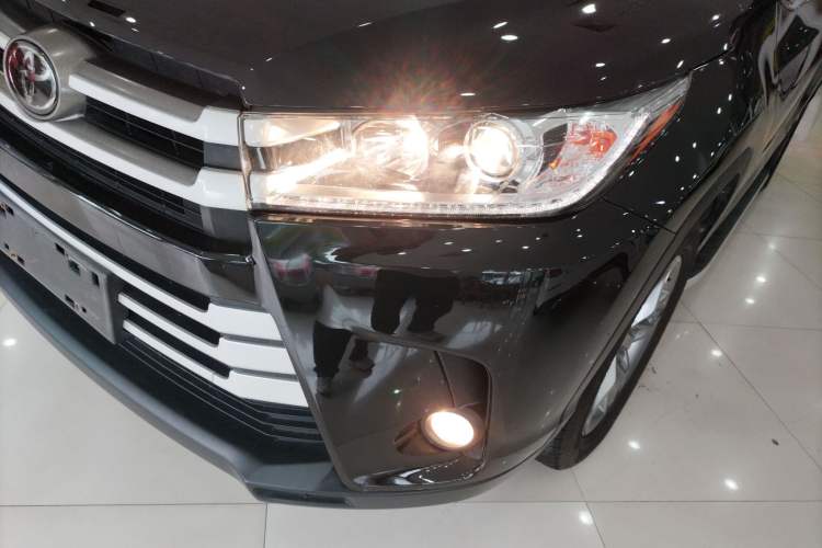 Used Toyota Highlander 2018 2.0T Four-Wheel Drive Luxury Version 7 Seats China VI Standard
