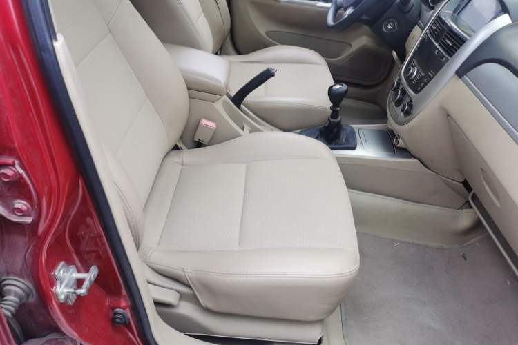 Used Buick Excelle 2013 1.5L Manual Classic Model
