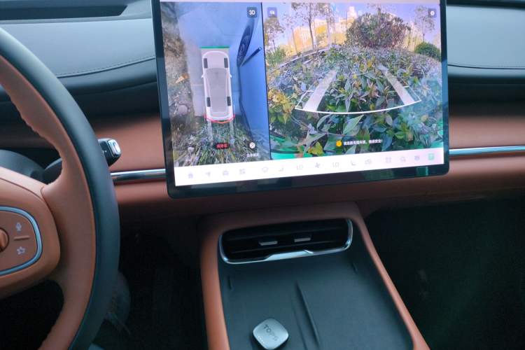 Used  Q07 2025 215 Flagship PLUS
