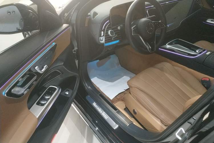 Used Mercedes-Benz E-Class 2025-Year Facelift E 260 L
