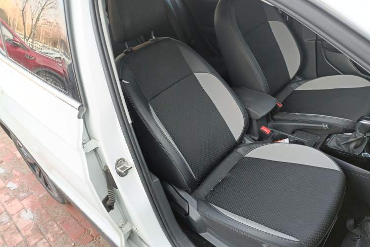 Used Volkswagen Tacqua 2023 200TSI DSG Joy-Connect Edition
