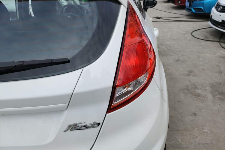 Used Ford Fiesta 2013 Hatchback 1.5L Manual Fashion Edition