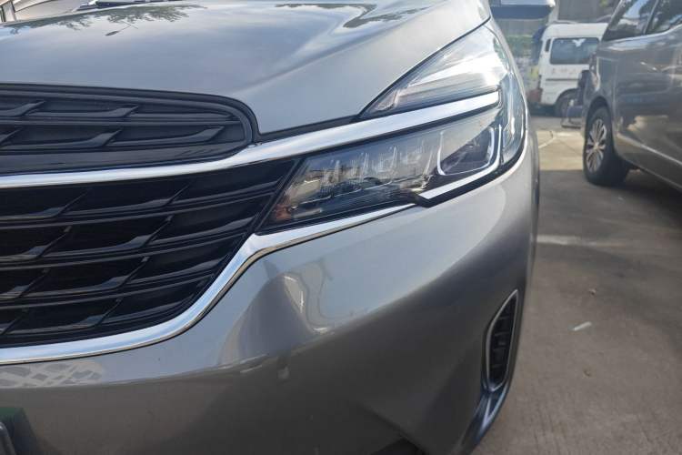 Used Buick GL8 2022 Land Cruiser Executive Class 652T Comfort Model
