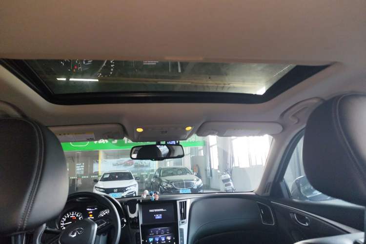 Used Infiniti Q50L 2018 2.0T Enjoyment Version China VI Standard
