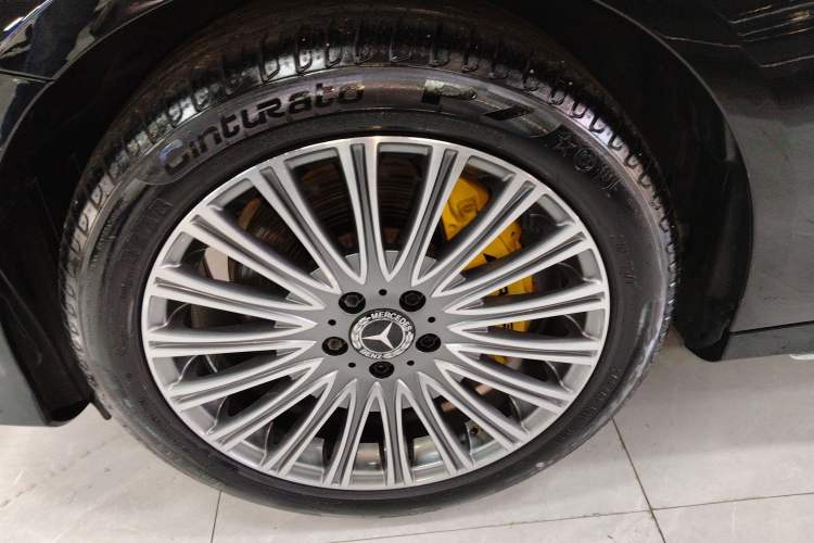 Used Mercedes-Benz E-Class 2019 Restyled E 300 L Sporty and Stylish Edition
