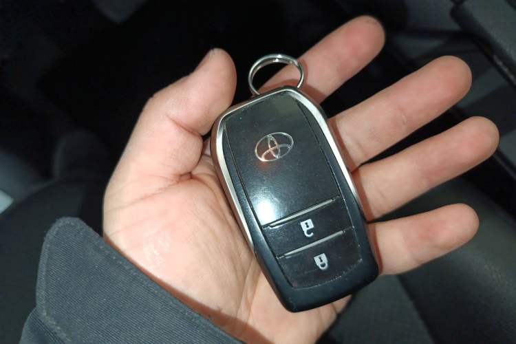 Used Toyota RAV4 2016 2.0L CVT Two-Wheel Drive Comfort Edition China V Standard
