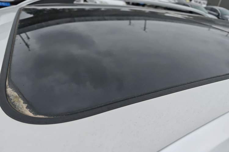 Used Roewe RX5 2018 20T Two-Wheel Drive Manual Internet Smart Edition
