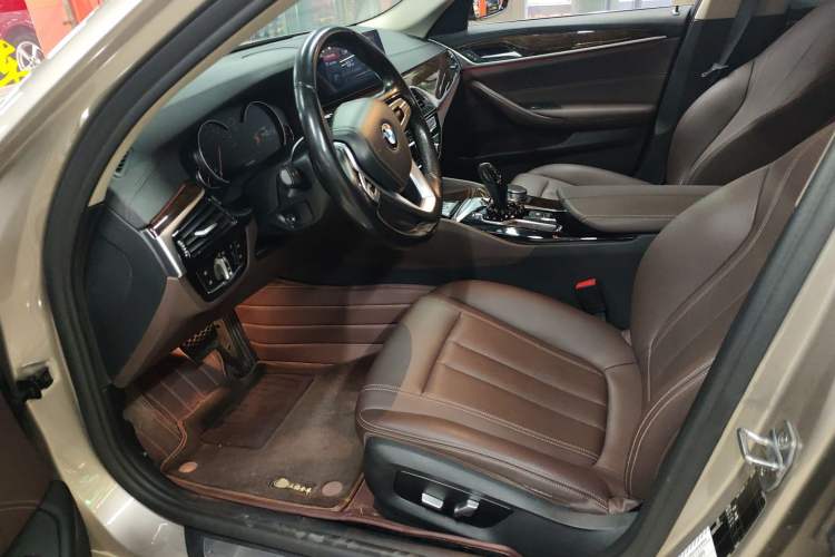 Used BMW 5 Series 2018 525Li Luxury Package
