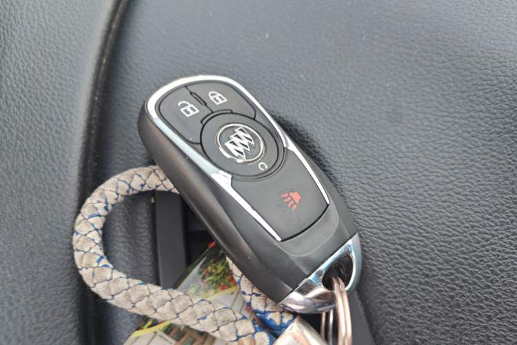 Used Buick GL8 2017 ES 28T Comfort Model China V Standard