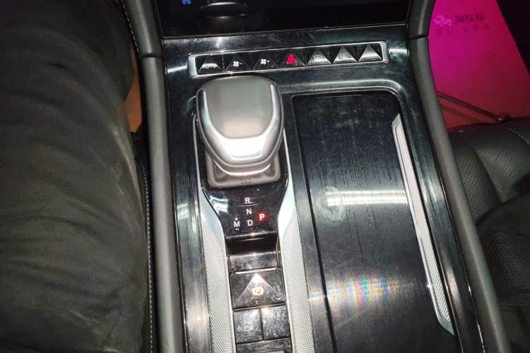 Used Hongqi H5 2023 2.0T Automatic Smart Connect Flagship Edition
